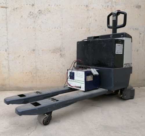 Transpaleta eléctrica CROWN 2000kg de segunda mano en cabauoportunitats.com
