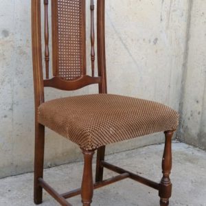 Silla comedor con rejilla de segunda mano en cabauoportunitats.com