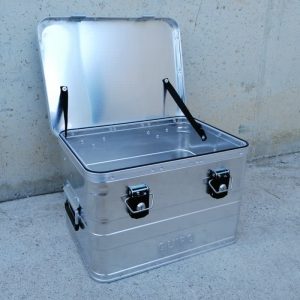 Caja de aluminio 43x33cm de segunda mano en cabauoportunitats.com