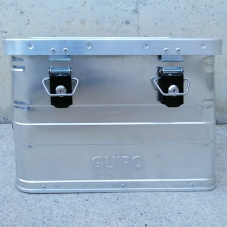 Caja de aluminio 43x33cm de segunda mano en cabauoportunitats.com