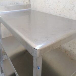 Mesa de trabajo de acero inoxidable de 42x120cm de segunda mano en cabauoportunitats.com