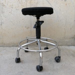 Taburete taller de segunda mano en cabauoportunitats.com