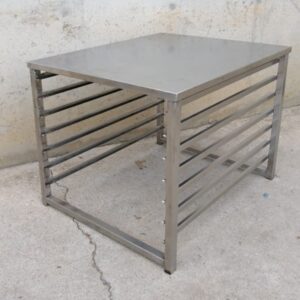 Mesa de acero inoxidable de segunda mano en buenas condiciones en cabauoportunitats.com