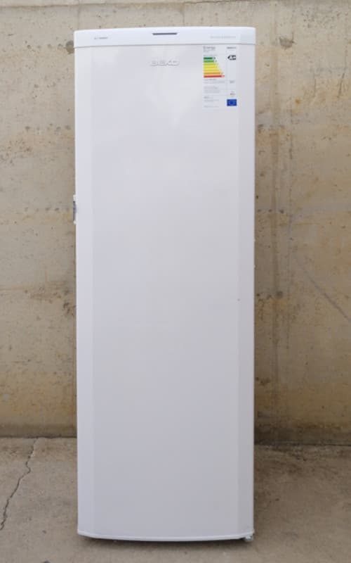 Congelador BEKO 285l de segunda mano en cabauoportunitats.com
