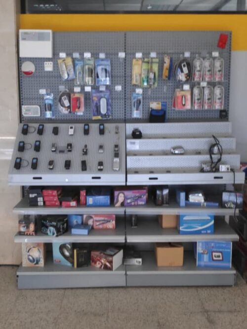 Estantería expositor tienda 200x220cm de seguna mano en cabauoportunitats.com