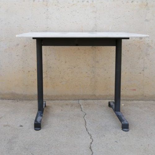 Taula de marbre i ferro de 90x53cm de segona mà a cabauoportunitats.com Balaguer - Lleida - Catalunya