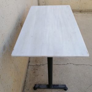 Taula de marbre i ferro de 90x53cm de segona mà a cabauoportunitats.com Balaguer - Lleida - Catalunya