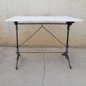 Mesa mármol y forja de segunda mano en cabauoportunitats.com