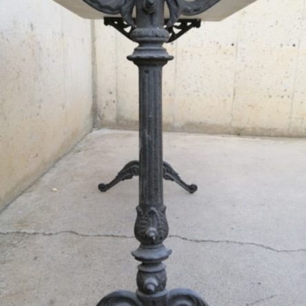 Mesa mármol y forja de segunda mano en cabauoportunitats.com