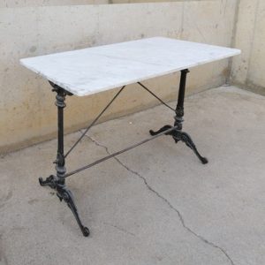 Mesa mármol y forja de segunda mano en cabauoportunitats.com