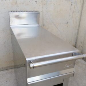 Mesa neutra de acero inoxidable en cabauoportunitats.com