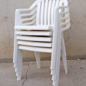 Cadira de plàstic blanca de segona mà a cabauoportunitats.com Balaguer - Lleida - Catalunya