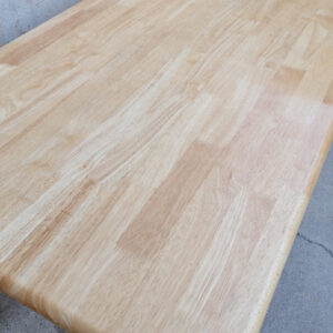 Mesa madera maciza 120x75x73cm de segunda mano en cabauoportunitats.com