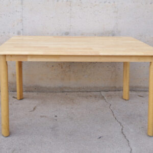 Mesa madera maciza 120x75x73cm de segunda mano en cabauoportunitats.com