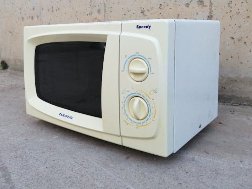 Microondas TAURUS SPEEDY de segunda mano en cabauoportunitats.com Balaguer - Lleida - Catalunya