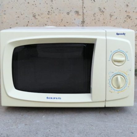 Microondas TAURUS SPEEDY de segunda mano en cabauoportunitats.com Balaguer - Lleida - Catalunya