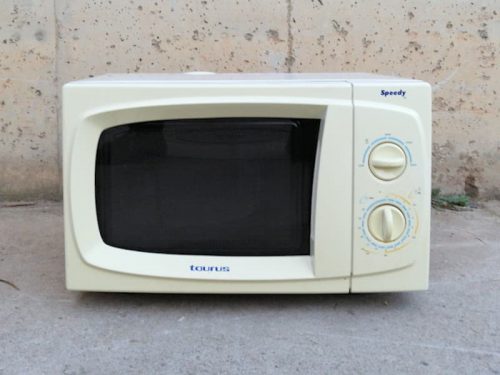 Microondas TAURUS SPEEDY de segunda mano en cabauoportunitats.com Balaguer - Lleida - Catalunya