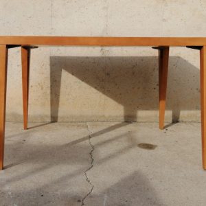Mesa de comedor de color miel 120x80c74cm de segunda mano en cabauoportunitats.com