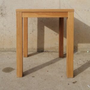 Mesa de madera 59x59cm de segunda mano en cabauoportunitats.com Balaguer - Lleida - Catalunya