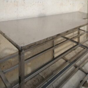 Taula de treball d'acer inoxidable de segona mà a cabauoportunitats.com Balaguer - Lleida - Catalunya