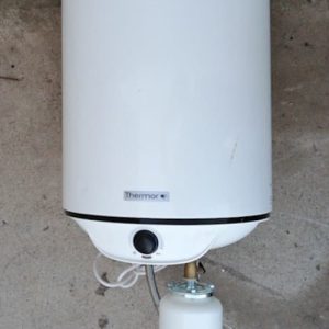Termo de agua caliente THERMOR de segunda mano en cabauoportunitats.com Balaguer - Lleida - Catalunya