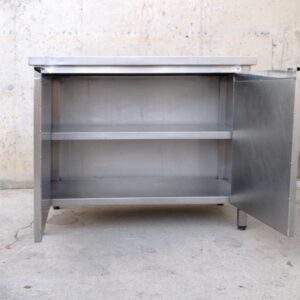 Amari d'inox amb taula de treball de segona mà a cabauoportunitats.com Balaguer - Lleida - Catalunya