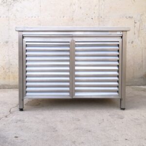 Amari d'inox amb taula de treball de segona mà a cabauoportunitats.com Balaguer - Lleida - Catalunya