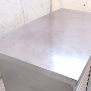 Amari d'inox amb taula de treball de segona mà a cabauoportunitats.com Balaguer - Lleida - Catalunya