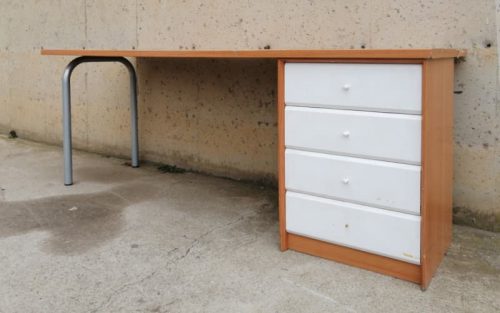 Escritorio de 190cm de segunda mano en cabauoportuniats.com Balaguer - Lleida - Catalunya