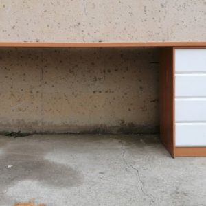 Escritorio de 190cm de segunda mano en cabauoportuniats.com Balaguer - Lleida - Catalunya