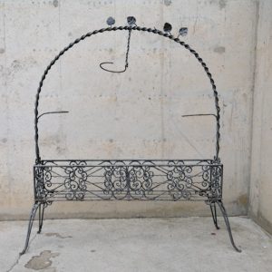 Jardinera forja de segunda mano en cabauoportunitats.com Balaguer - Lleida - Catalunya