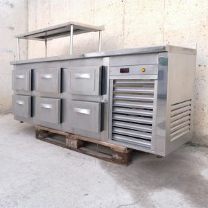 Frigorífico con mesa de trabajo y pasaplatos de segunda mano en cabauoportunitats.com