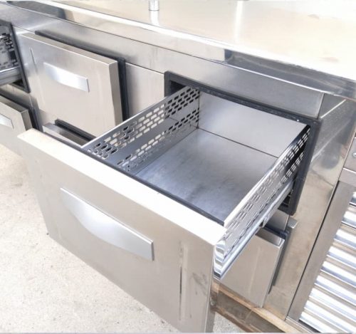 Frigorífico con mesa de trabajo y pasaplatos de segunda mano en cabauoportunitats.com