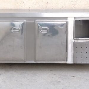 Armario de inox con mesa de trabajo de segunda mano en cabauoportunitats.com Balaguer - Lleida - Catalunya