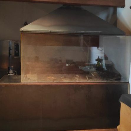 Barbacoa con cristal de protección de segunda mano en cabauoportunitats.com Balaguer - Lleida - Catalunya