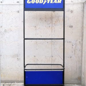 Expositor de neumáticos GOOD YEAR de segunda mano en cabauoportunitats.com Balaguer - Lleida - Catalunya