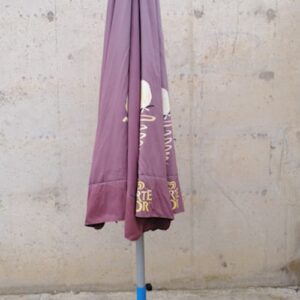 Para-sol de segona mà en venda a cabauoportunitats.com. Para-sol amb peu en bon estat de mides grans a Balaguer - Lleida - Catalunya