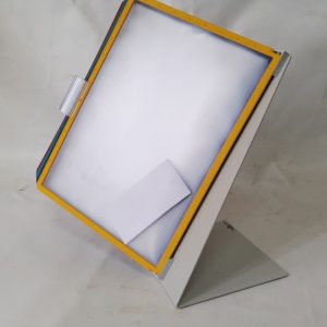 Suport metàl·lic per a marcs transparents DIN-A4 de segona mà en venda a cabauoportunitats.com Balaguer - Lleida - Catalunya