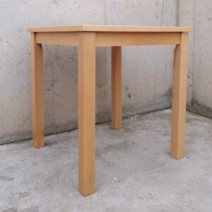 Mesa de madera de haya de 70x70cm de segunda mano en cabauoportunitats.com Balaguer - Lleida - Catalunya