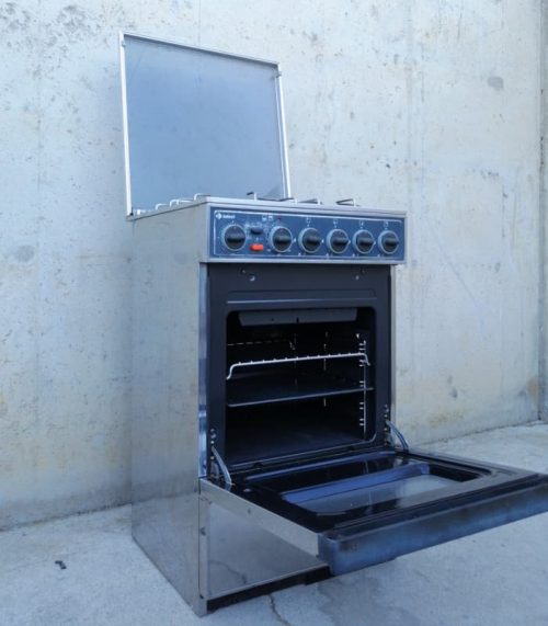 Cocina con horno INDESIT a gas natural de segunda mano en venta en cabauoportunitats.com Balaguer - Lleida - Catalunya
