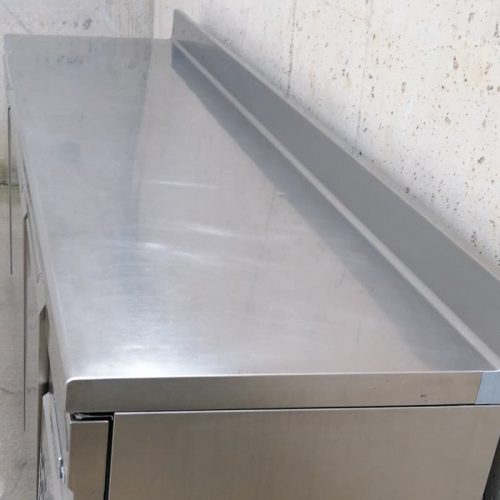 Frigorífico bajomostrador con mesa de trabajo de segunda mano INFRICO en venta en cabauoportunitats.com Balaguer - Lleida - Catalunya