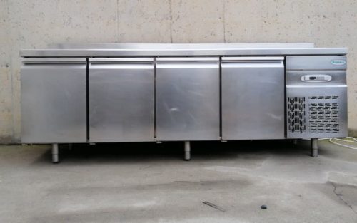 Frigorífico bajomostrador con mesa de trabajo de segunda mano INFRICO en venta en cabauoportunitats.com Balaguer - Lleida - Catalunya
