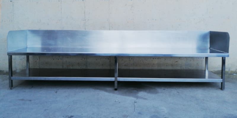 Mesa baja de acero inoxidable de segunda mano barata en venta en cabauoportunitats.com Balaguer - Lleida - Catalunya
