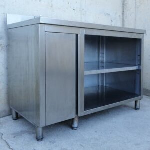 Mesa de trabajo de acero inoxidable de segunda mano con fregadera en venta en cabauoportunitats.com Balaguer - Lleida - Catalunya