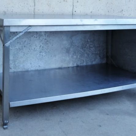 Mesa central de inox de 160x70cm de segunda mano en cabauoportunitats.com  Balaguer - Lleida - Catalunya