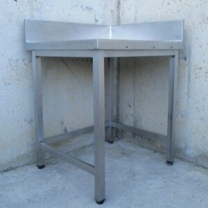 Mesa rinconera de segunda mano fabricada en acero inoxidable para hostelería en cabauoportunitats.com Balaguer - Lleida - Catalunya