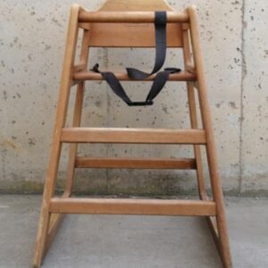 Trona infantil de segunda mano fabricada en madera en venta en cabauoportunitats.com Balaguer - Lleida - Catalunya