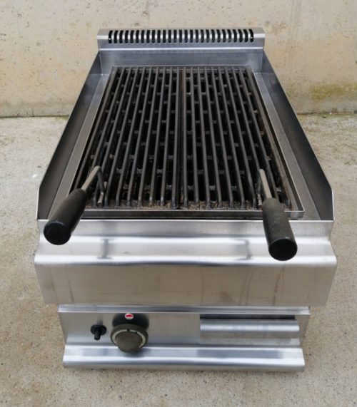 Barbacoa de piedra volcanica de segunda mano en venta en cabauoportunitats.com Balaguer - Lleida - Catalunya