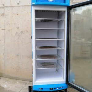 Congelador expositor con puerta de cristal de segunda mano en venta en cabauoportunitats.com