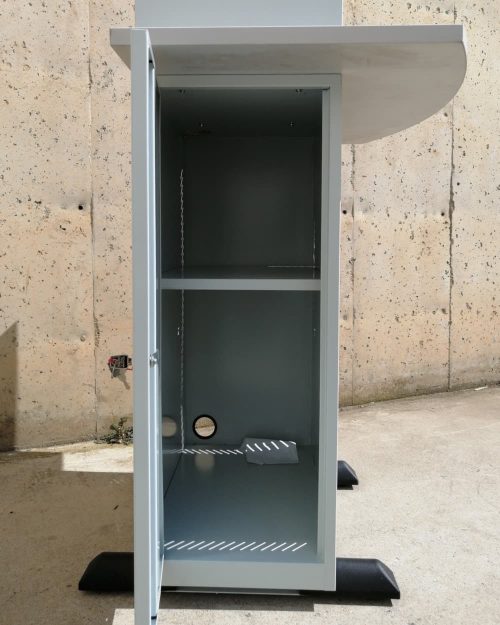 Armario metálico para ordenador de taller nuevo con tara estética en venta en cabauoportunitats.com Balaguer - Lleida - Catalunya